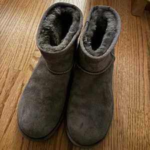 UGG Mini Gray Boots thumbnail 3