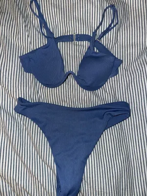 Blue bikini thumbnail 1