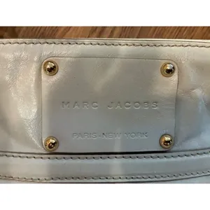 Marc by Marc Jacobs White Leather Crossbody Bag – Classic Q Style thumbnail 4