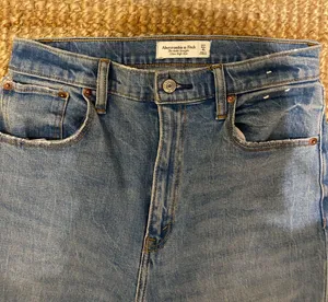 Abercrombie Ankle Straight Jean thumbnail 3