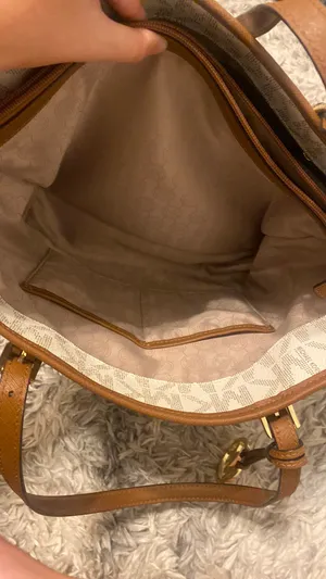 Michael Kors Purse thumbnail 5