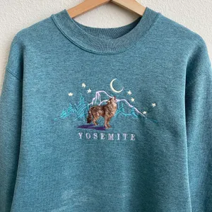 Vintage 90s Blue Yosemite Embroidered Wolf Mountain Crewneck Pullover Sweatshirt thumbnail 3