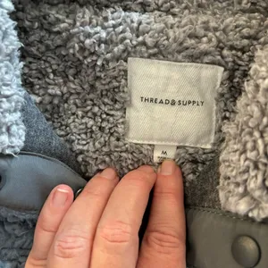Thread & Supply Blue Daydream Sherpa Pullover Sweatshirt M thumbnail 7