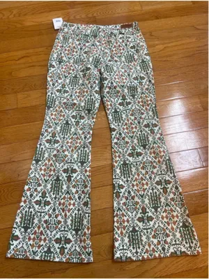 NWT Wrangler Fierce Flare Jeans Floral Pattern High Rise Boho Retro Style Sz 12 thumbnail 6