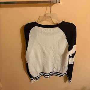 Faherty Throwback Waffle Crewneck Sweater in black & white thumbnail 5