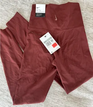 Nike Yoga Luxe Dri-Fit Women’s thumbnail 2