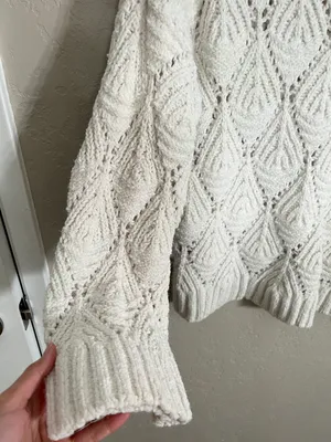 Sweater Size M thumbnail 4