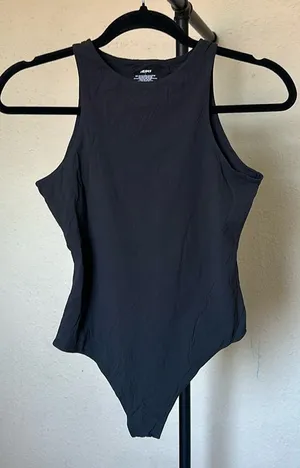 Skims fits everybody high neck bodysuit NWOT size L‎ thumbnail 1