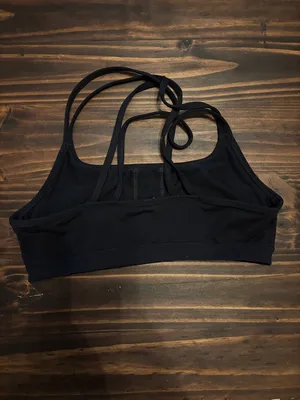 Peloton medium strappy black fitness bra thumbnail 2