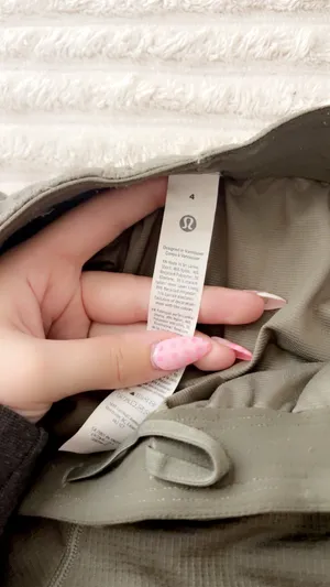 Lululemon swiftly mid-rise shorts thumbnail 3