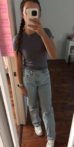 Abercrombie & Fitch The 90s Relaxed Jean High Rise thumbnail 1