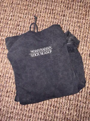 Noah Kahan Gildan Tour Merch Hoodie thumbnail 2