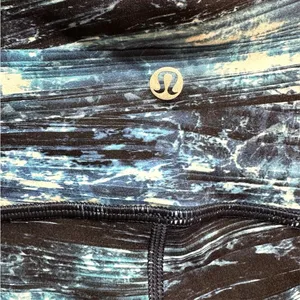NWOT LULULEMON blue shorelines Train Times Short *6" thumbnail 9