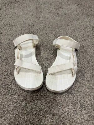 Teva White Women’s Sandals thumbnail 2