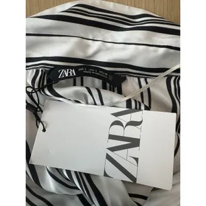 NWT Zara Women Striped Silky Button Down Shirt Long Sleeve Size Large 2498 thumbnail 4