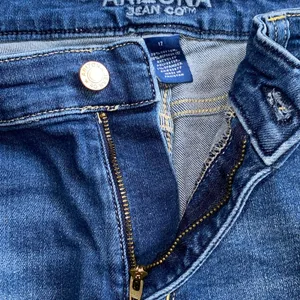 Arizona Jean Co. Women's Shorts Size 17 thumbnail 3