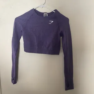 Gymshark Women’s Seamless Long Sleeve Crop Top Purple Size S Thumbholes Workout thumbnail 6