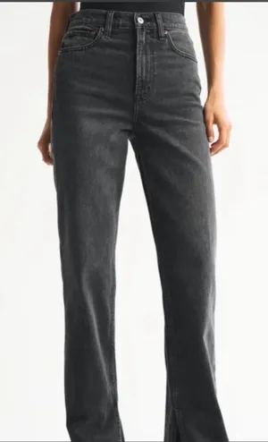 Abercrombie & Fitch Curve Love 90s Straight Ultra High Rise Jeans Black 28‎ 6R thumbnail 1