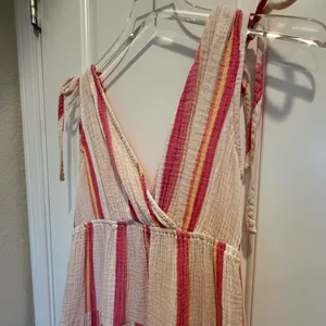 MARINE LAYER Tiered V-neck‎ Stripe Maxi Dress Gauzy Airy size Small Pink thumbnail 5