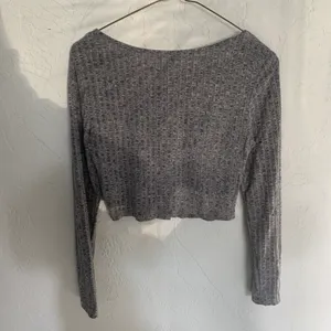 SheIn Gray Long Sleeve Crop Top thumbnail 2