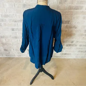 Women’s Dressbarn Blue Button Up Blouse thumbnail 4