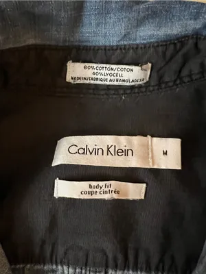 Calvin Klein Women’s M Blue Chambray Denim Button Down Shirt Body Fit thumbnail 5