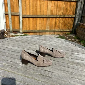 Donald Pliner Kressida Loafer Pump‎ in grey size 6 thumbnail 2