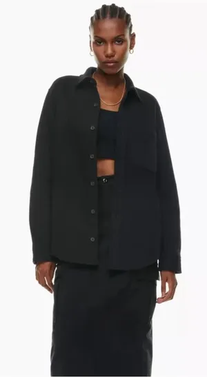 Aritzia Tna Cozy Fleece Boyfriend Shirt Jacket Black Medium NWT $88 thumbnail 1