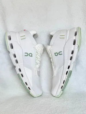NEW ON Cloudnova, Women’s Size 6 White/White/green thumbnail 8