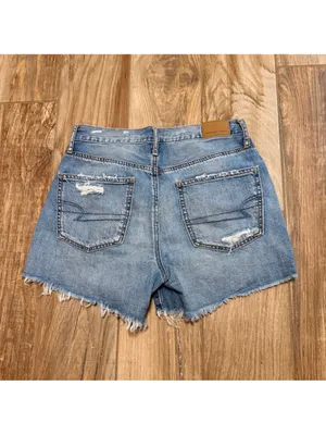 American Eagle 90s Boyfriend Shorts thumbnail 4