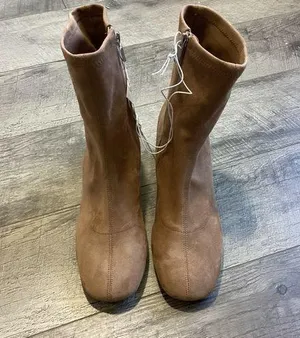 Dolly Ankle Boots Size 9 NWT thumbnail 1