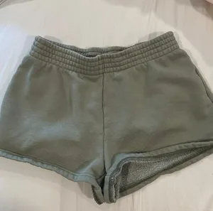 Aritzia cozy af fleece shorts thumbnail 1