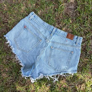 Urban Outfitters High Rise Booty Shorts Sz 29 thumbnail 3
