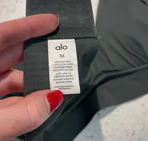 Alo yoga airlift line up bra dark cactus green thumbnail 2