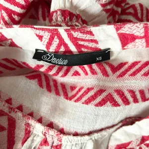 Devotion Twins Ella Red White Embroidered Jacquard Tiered Mini Dress XS thumbnail 5