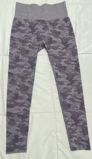 Scrunch Butt Camo Leggings Size L thumbnail 1