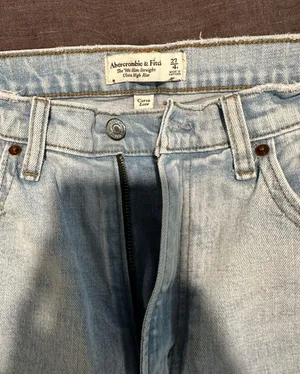 Abercrombie Ultra High Rise Slim Straight Jean thumbnail 3