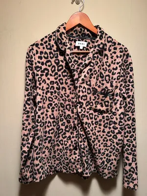 DLNY Fleece Leopard-Print Pajama Set Size M thumbnail 2