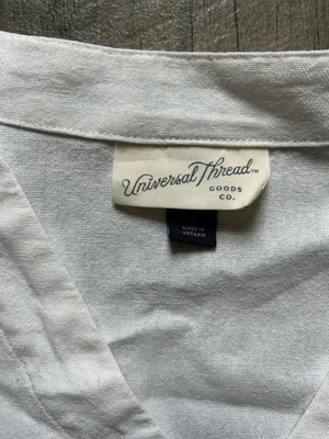 Universal Threads White V-Neck Short Sleeve Casual Dress thumbnail 2