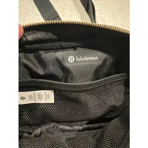 Lululemon Everywhere Belt Bag Women 1L Black Quilted Gold Hardware Fanny Pack thumbnail 5