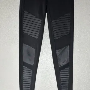 Alo Yoga Mid Waisted Moto Leggings Black‎ Size XS thumbnail 7