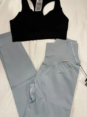 Lilias Active Seamless Performance Sports Bra and Ribbed Knit Leggings thumbnail 1