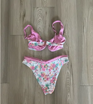 Hollister bikini  thumbnail 2