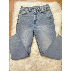 American Eagle Light Wash Mom Jeans 8 thumbnail 2