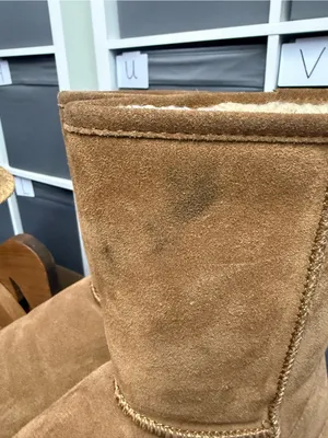 Bearpaw Emma Short Hickory Classic Chestnut Suede Boots thumbnail 3
