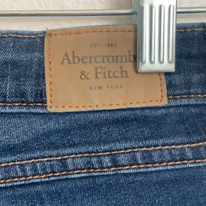 5/$25 Abercrombie & Fitch High Rise Super‎ Skinny Jeans in Medium Blue Wash thumbnail 5