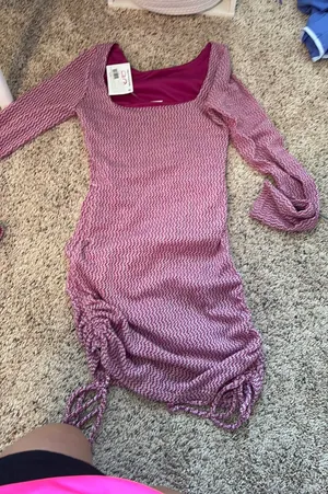Ginger Bee Your love long sleeve runched dress- pink thumbnail 1