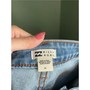 Billabong So Cheeky Cutoff Denim Shorts Size 24 Blue thumbnail 6