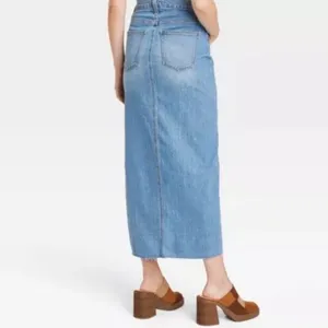 Universal Threads NWT! Women's High-Rise Denim Maxi Skirt - Medium Wash thumbnail 2