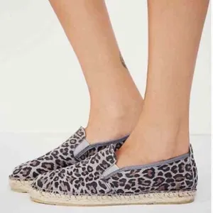 Free people canyon panther gray leopard‎ print slip on espadrille shoes Sz 39 thumbnail 1
